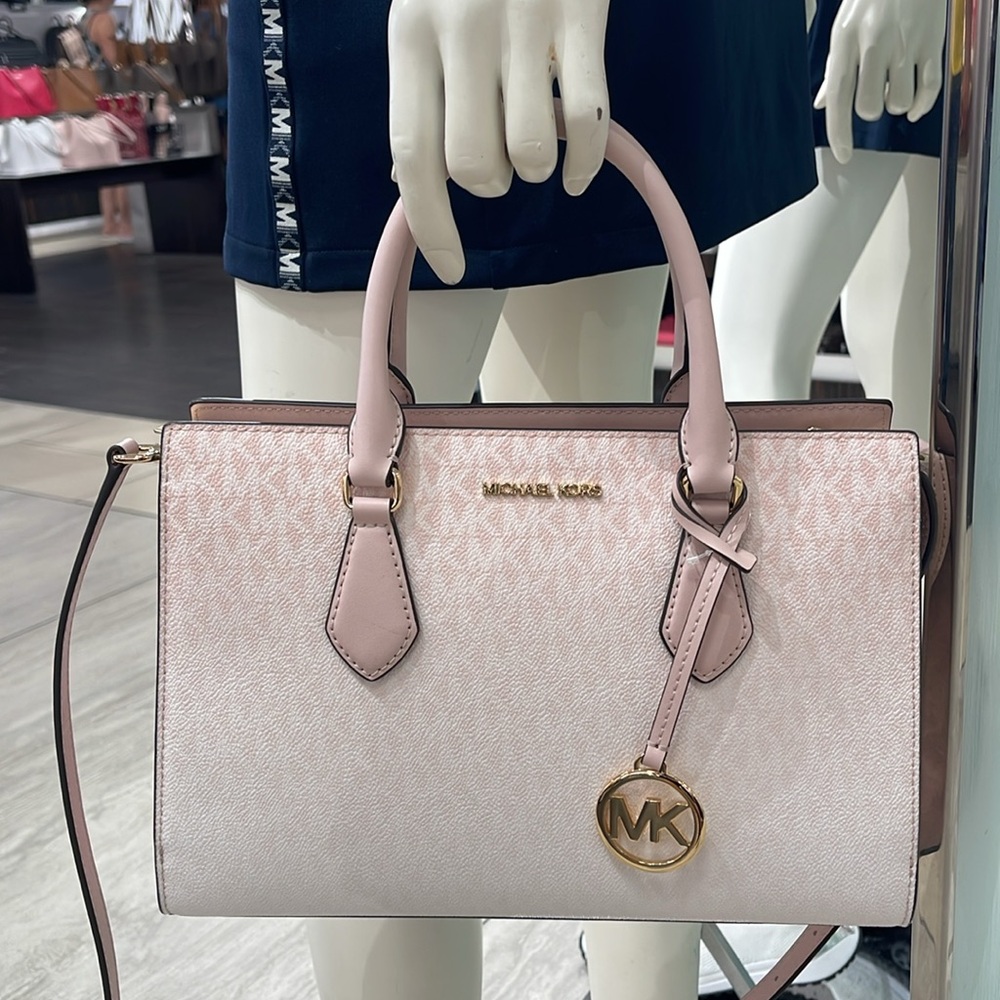 MICHAEL KORS Sheila Md Ombré Signature Logo Satchel Crossbody Bag
Powder Blush - Picture 15 of 16